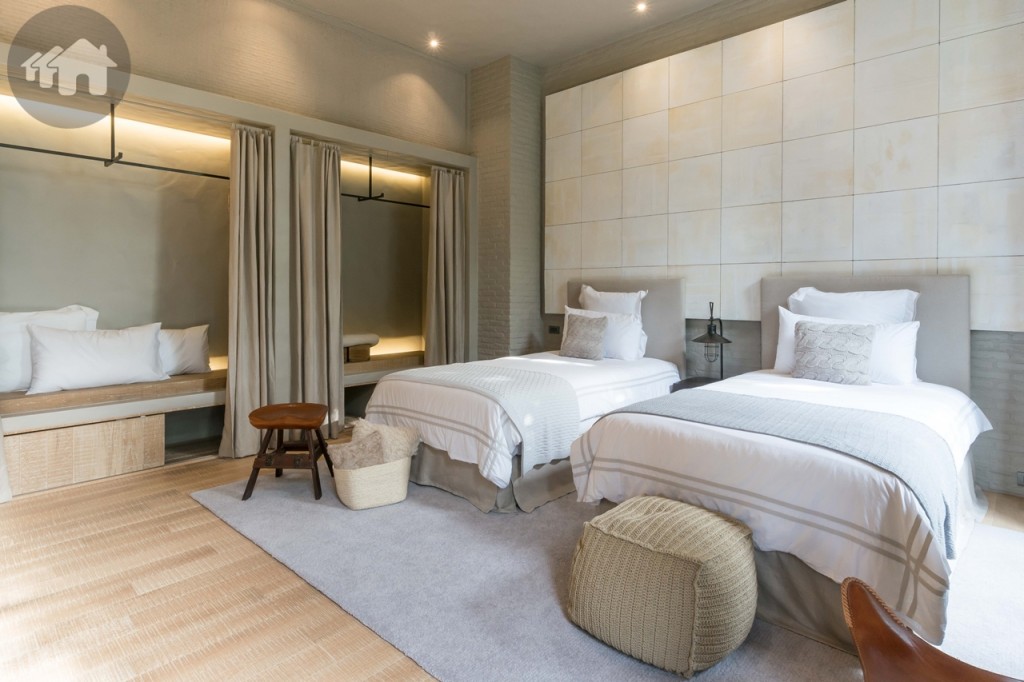 ตู้เสื้อผ้าที่ออกแบบอย่างเรียบง่าย แต่ใช้ประโยชน์ได้จริง