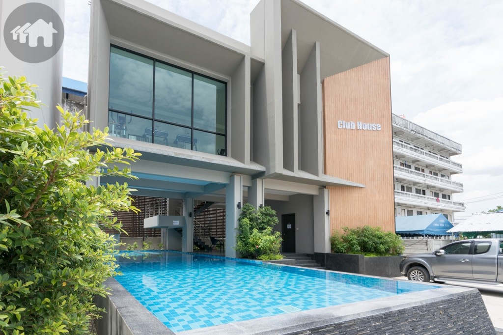 คลับเฮ้าส์ 2 ชั้น บริเวณด้านหน้าโครงการ พร้อมสิ่งอำนวยความสะดวกครบครัน