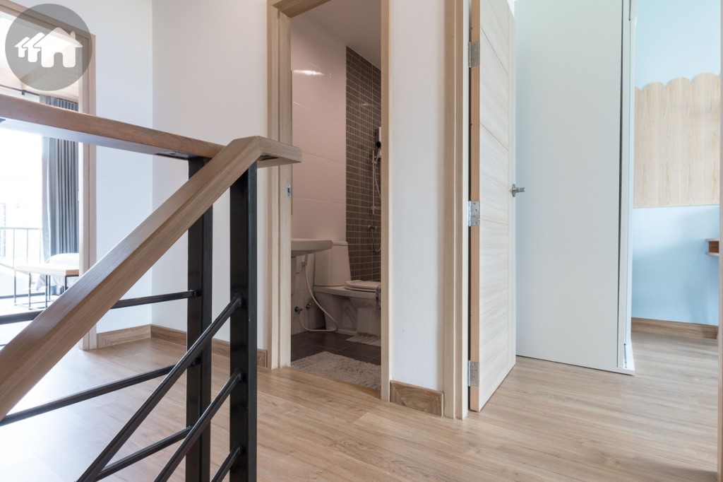 โถงทางเดินกว้างขวาง กว้างประมาณ 1.3 เมตร