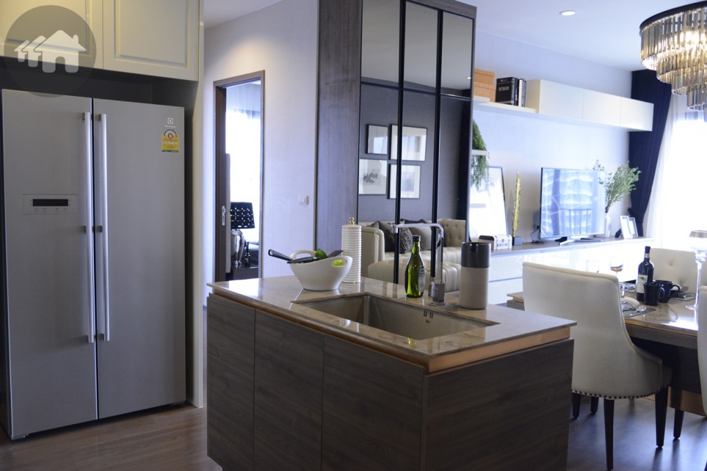 ***เพิ่มเติม แบบ 2 ห้องนอน จะมีบางห้องที่ซิงก์ล้างจานจะแยกออกมา ลักษณะเป็น Island ตรงมุมครัว ส่วนรูปแบบห้องในส่วนอื่นๆ จะคล้ายคลึงกัน