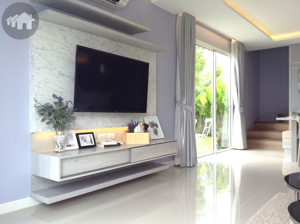 เพิ่มช่องแสงขนาดใหญ่ด้วยประตูกระจกเขียวตัดแสงสะท้อนไว้ให้