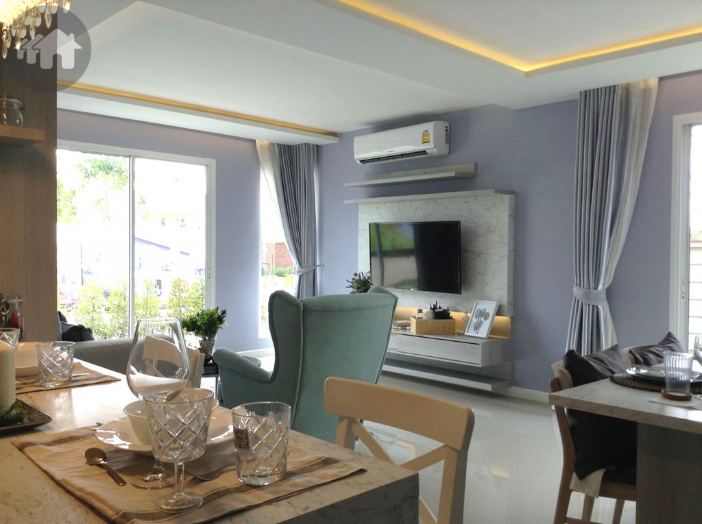 จากในบ้านมองออกไปด้านหน้าบ้าน