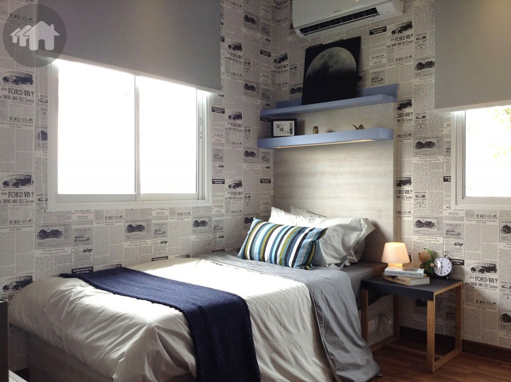 ห้องนอน3 จะอยู่ทางฝั่งด้านหลังของตัวบ้าน มีขนาดกระทัดรัด แต่โล่งด้วยช่องแสงที่เป็นหน้าต่างกระจกบานเลื่อนใหญ่ 2 จุด ซึ่งห้องนี้สามารถดัดแปลงเป็นห้องอเนกประสงค์อื่นได้ เช่น ห้องแต่งตัว เก็บของหรือ ห้องทำงาน เป็นต้น