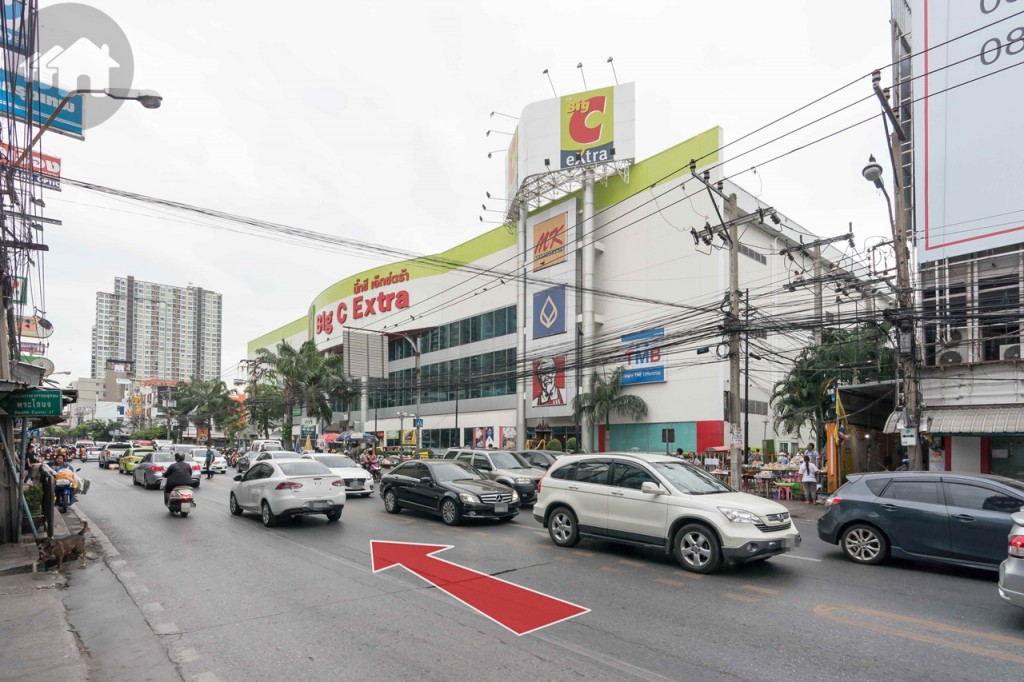 ถัดมาจะเจอบิ๊กซี อ่อนนุช ทางด้านขวา