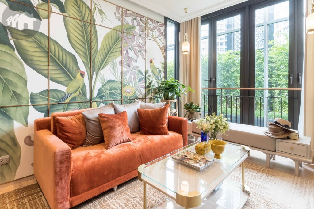 พื้นที่โซฟาขนาดใหญ่เหมาะสำหรับทุกการพักผ่อน ติดตั้งระบบ Alexa ไว้บริเวณนี้