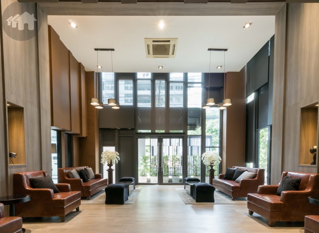 The lobby on the first-floor soars to 7.30 metres and is furnished with prestigious interiors