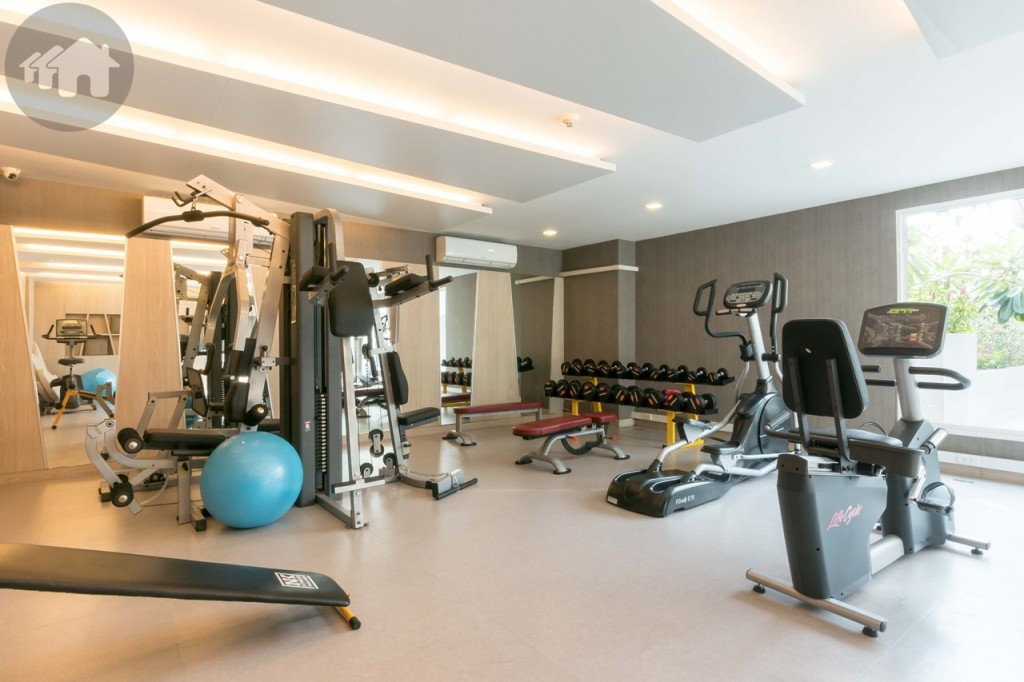 Fitness with ample exercise equipment to play with