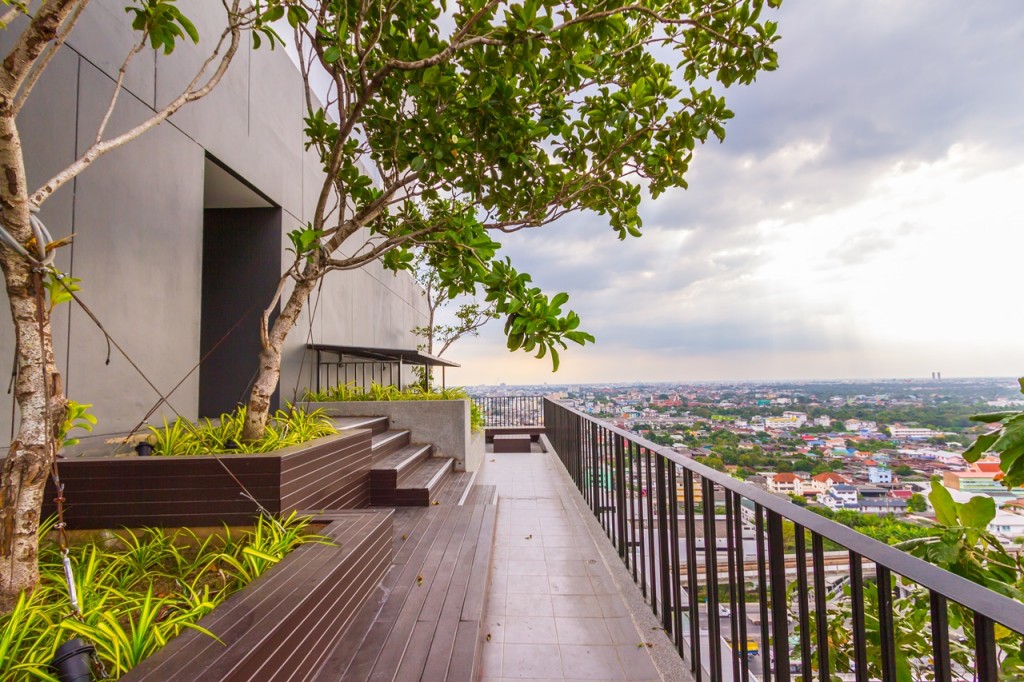 นอกจากนี้ยังมี Sky Garden และ Roof Garden สำหรับพักผ่อน อยู่บริเวณชั้น 19, 20, 21 และ 22