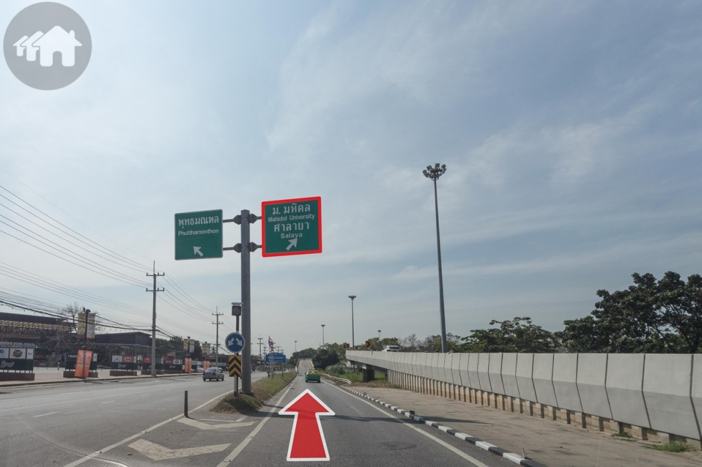 จุดนี้จะเป็นสะพานวนขวาเข้าสู่ ถ.พุทธมณฑลสาย 4 สังเกตป้าย “ม.มหิดล ศาลายา”