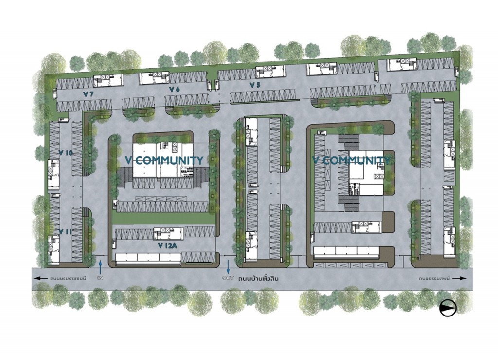 ถนนบริเวณด้านหน้าโครงการกว้าง 12 เมตร ถนนภายในโครงการกว้าง 8 เมตร ระยะห่างแต่ละอาคารห่างกัน 3 เมตร โดยบริเวณชั้นล่างของทุกอาคารจะเป็นลานจอดรถรวมกันประมาณ 25% ของจำนวนยูนิตทั้งหมด ส่วนอีก 75% จะอยู่บริเวณชั้นที่ 2-8 ของอาคารวีคอมมูนิตี้ ซึ่งกันพื้นที่ไว้สำหรับผู้อยู่อาศัยในโครงการจอดฟรี 20 ปี นอกจากนี้บริเวณชั้นล่างของทุกอาคารยังเป็นที่ตั้งล็อบบี้ด้วย