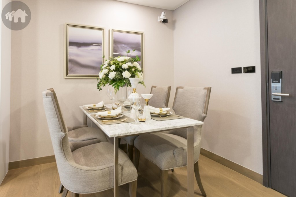 วางโต๊ะรับประทานอาหารแบบ 4 ที่นั่ง ได้สบายๆ