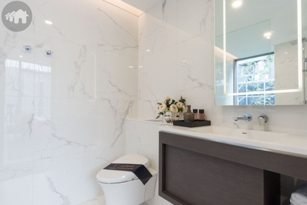 ห้องน้ำขนาดใหญ่อุปกรณ์ครบครัน