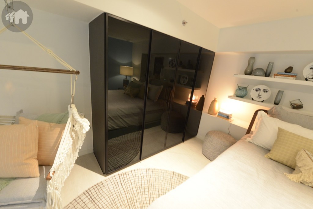 แถมตู้เสื้อผ้าให้ด้วย