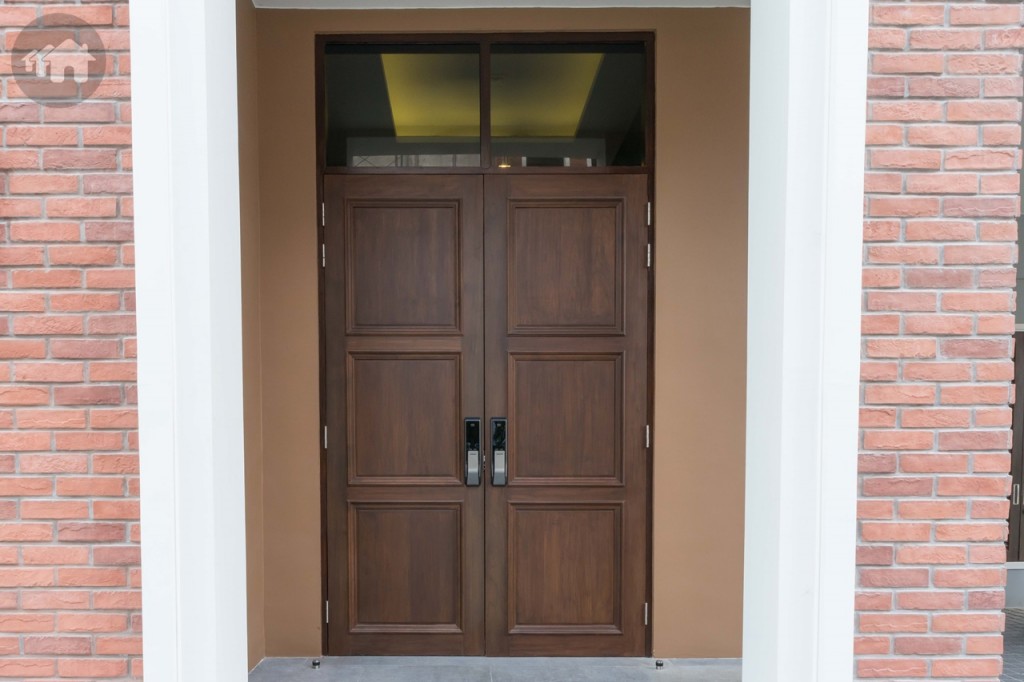 ประตูหน้าบ้านแบบบานสวิง 2 ด้าน ขนาดใหญ่