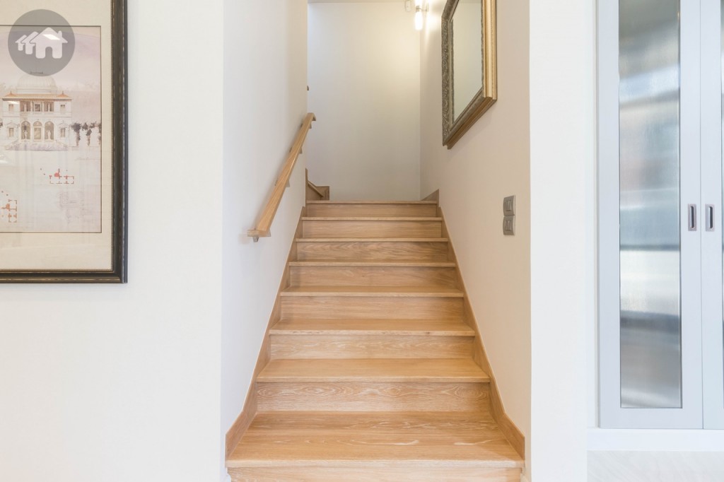 มาดูบริเวณชั้นที่ 2 กันบ้าง บันไดทางขึ้นกว้าง 1.20 เมตร เดินขึ้น-ลงสะดวก