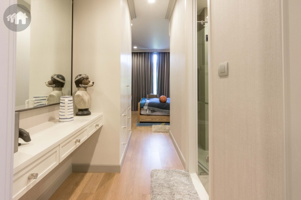 ห้องสุดท้ายบนชั้นที่ 2 เป็นห้องนอนอีกหนึ่งห้อง ทางเดินเข้าห้องนอนตกแต่งเป็นโต๊ะเครื่องแป้ง อีกด้านเป็นห้องน้ำ