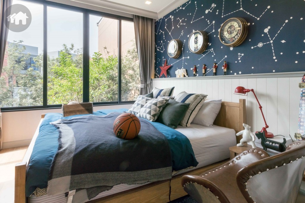 ห้องนอนวิวสวน วางเตียงขนาด 6 ฟุต ได้สบาย ๆ 