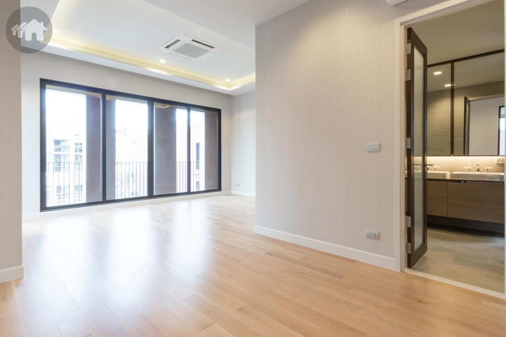 ห้องนอนใหญ่ขนาดกว้างขวาง