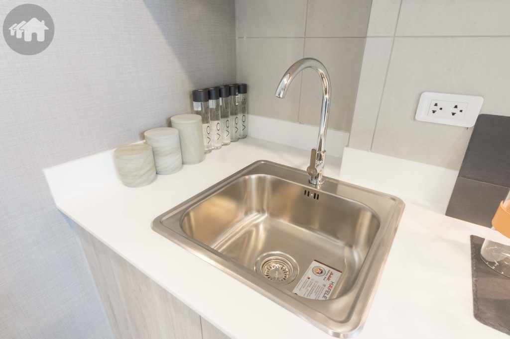 อ่างล้างจาน พร้อมฝาปิดของ Hafele