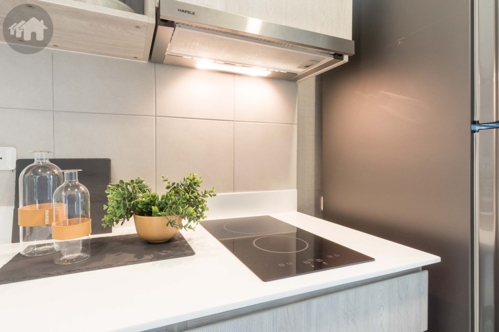 เตาไฟฟ้า พร้อมที่ดูดควันของ Hafele 