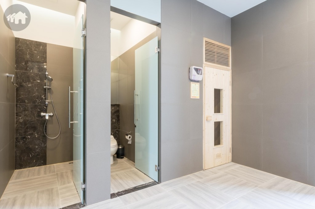 ห้องน้ำ ห้องอาบน้ำ และห้องอบไอน้ำ แยกชาย-หญิง (ภาพจากห้องผู้ชาย)