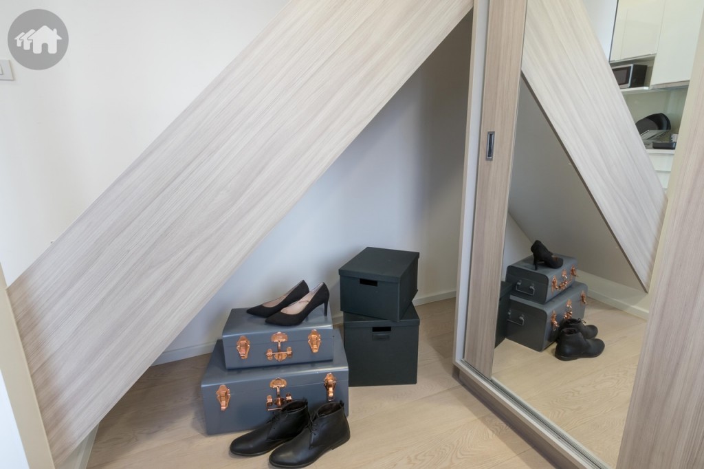 ใต้บันไดสามารถเก็บของได้