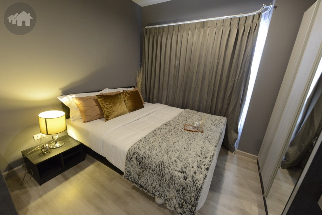 สามารถวางเตียงขนาดคิงไซส์ได้มุมห้อง