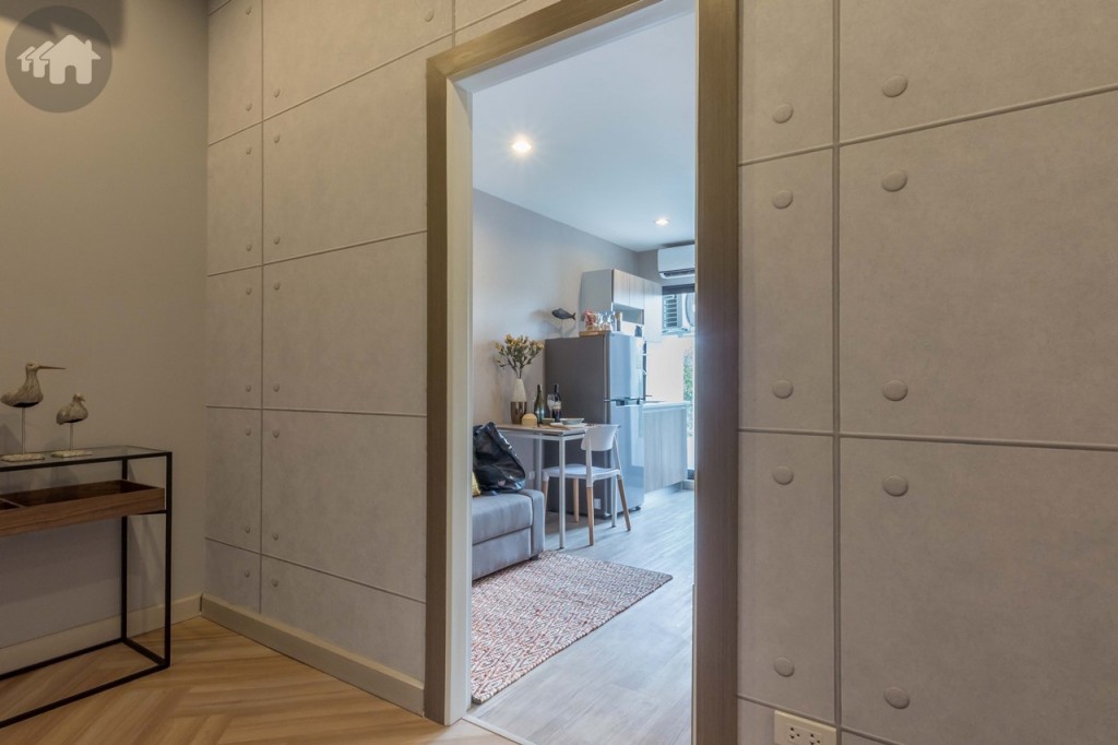 ประตูหน้าห้องกว้าง 80 เซนติเมตร สูง 2 เมตร