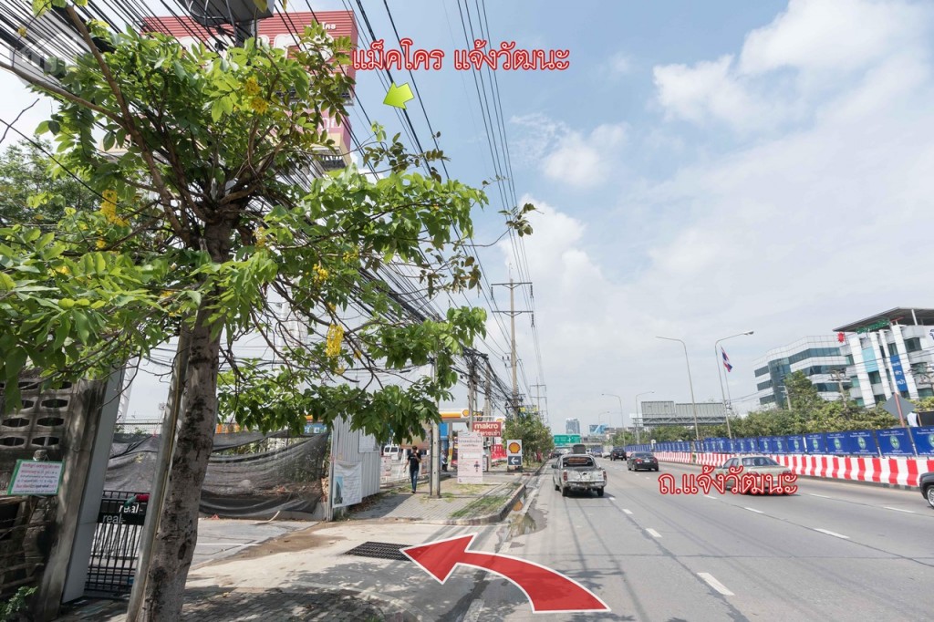 จากนั้นขับตรงมาเรื่อย ๆ ก่อนถึงแม็คโคร แจ้งวัฒนะ ก็ถึงแล้วโครงการนิว โนเบิล แจ้งวัฒนะ