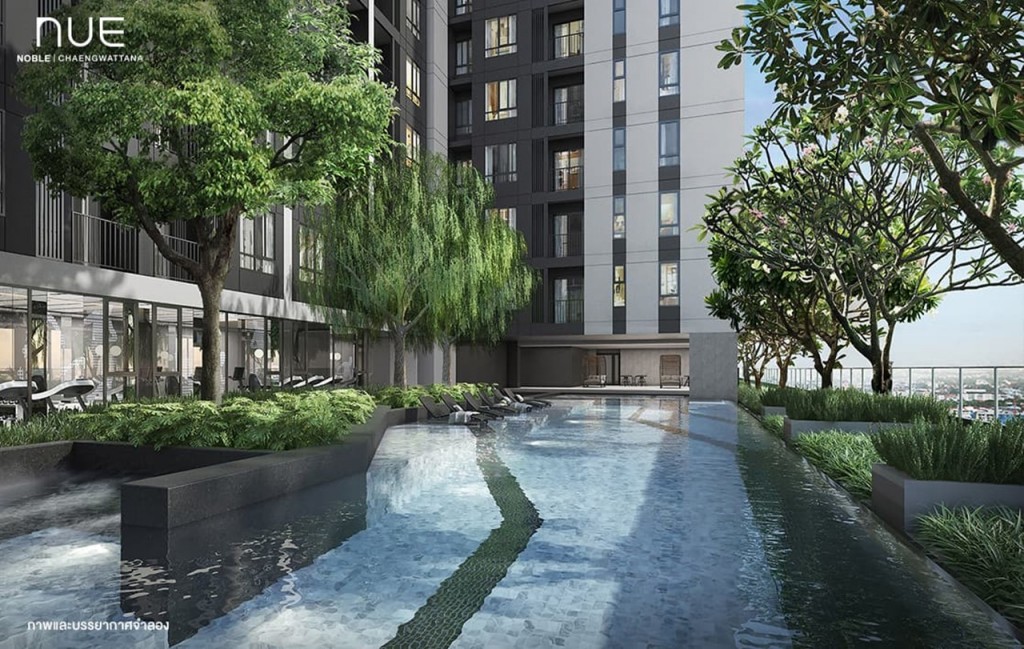 สระว่ายน้ำขนาด 30x10 เมตร พร้อมจากุซซี่และสระเด็ก บริเวณชั้นที่ 4 