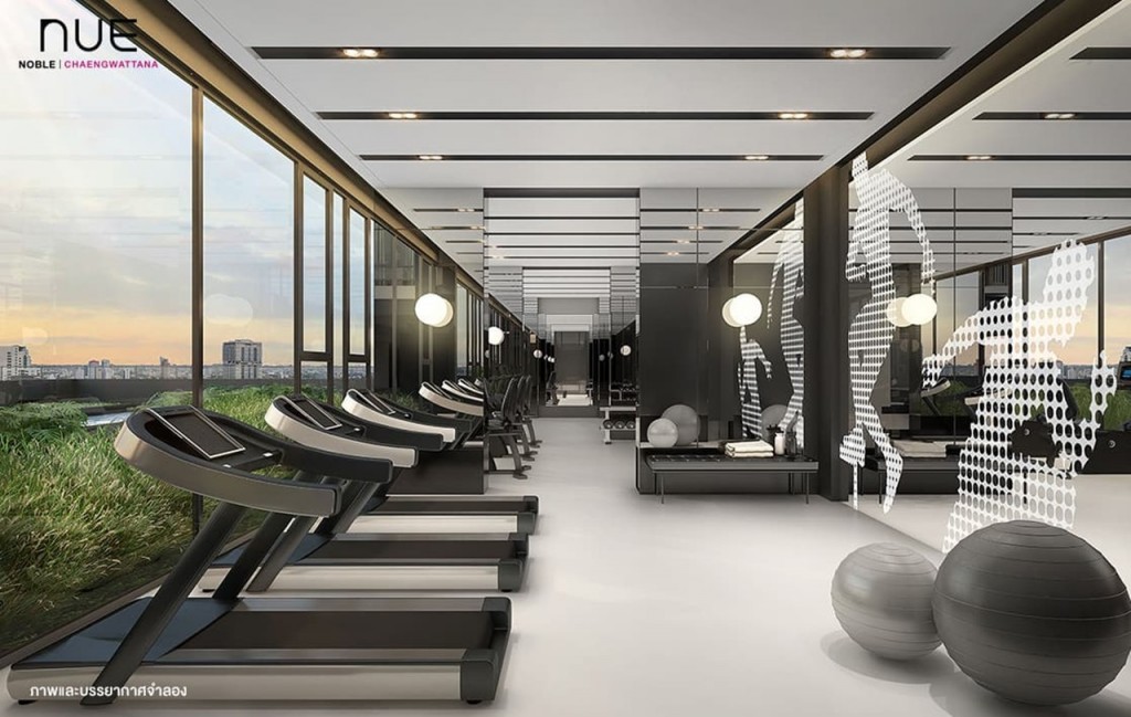ฟิตเนส อุปกรณ์ครบครัน เปิดรับวิวสระว่ายน้ำ และวิวเมือง แบบ Panoramic view