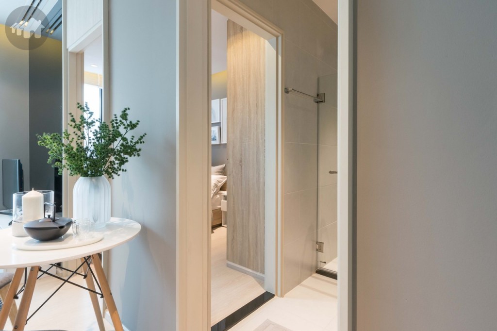 ห้องน้ำเดินเข้า-ออก ได้ 2 ทาง ทั้งจากห้องครัว และห้องนอน