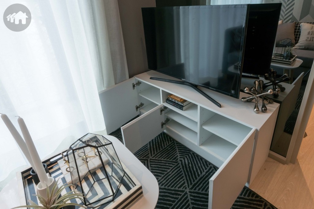 ด้านล่างเก็บของได้หลากหลาย