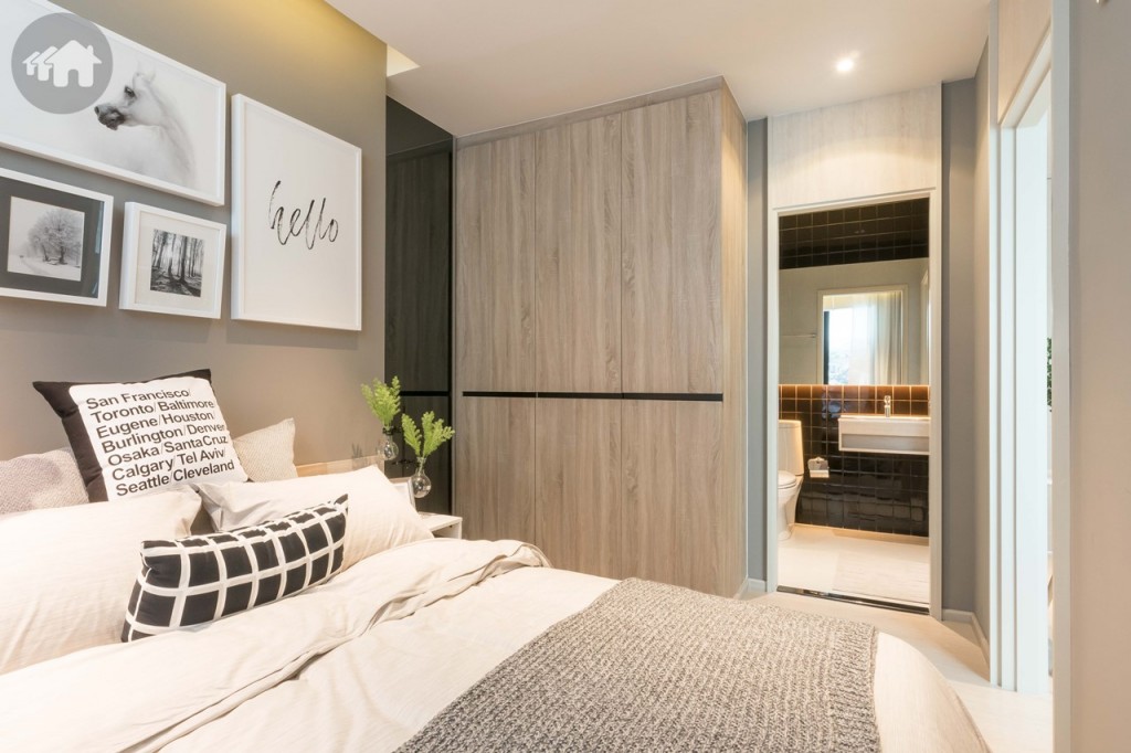 ทางเข้า-ออก ห้องน้ำ จากภายในห้องนอน