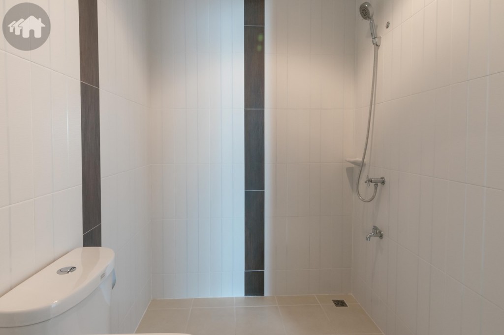 ห้องน้ำแบ่งแยกสัดส่วนชัดเจน