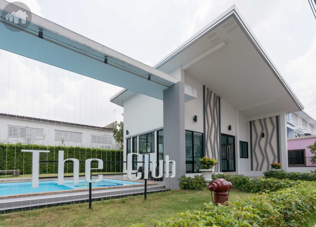 ข้างสวน เป็น The Club ของโครงการ