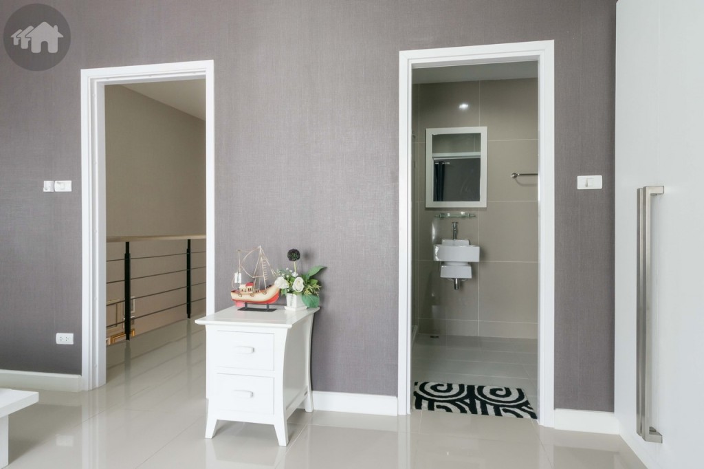 ในห้องนอนนี้มีห้องน้ำภายในตัว