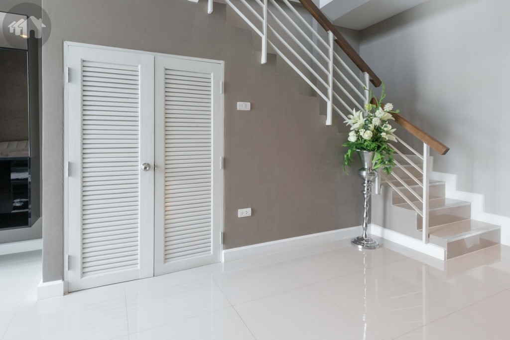 มีห้องเก็บของใต้บันไดให้เป็นสัดส่วน