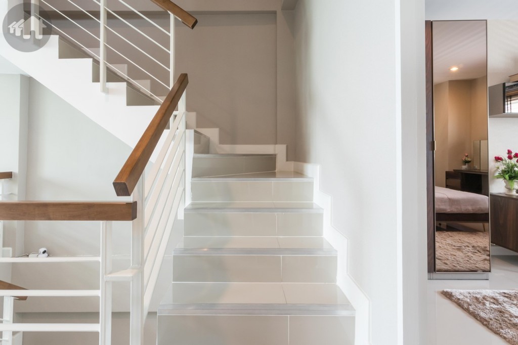 บันไดขึ้นไปยังชั้น 3