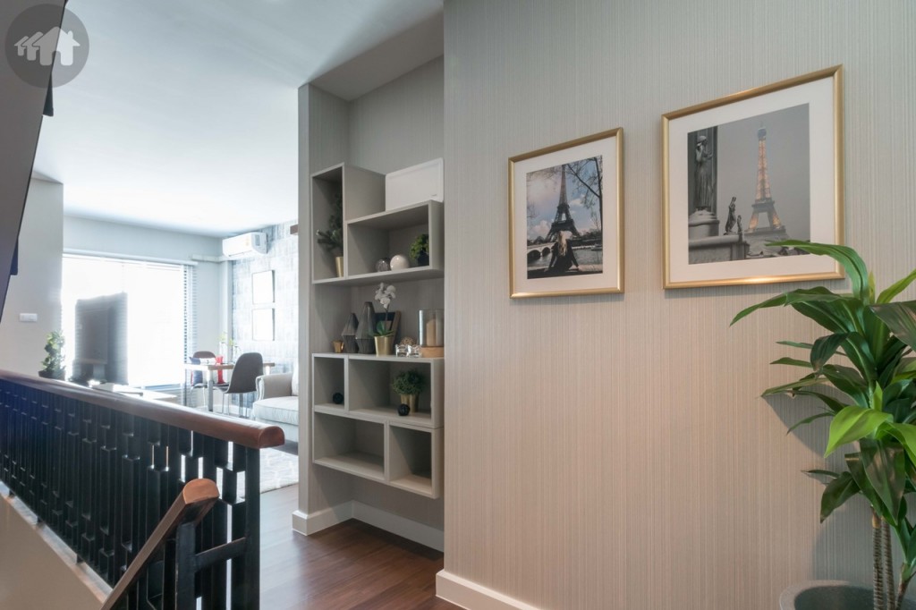 ขึ้นมาชั้นที่ 3 เป็นพื้นที่พักอาศัย โถงบันไดสำหรับวางของตกแต่ง ทางเดินกว้างประมาณ 90 เซนติเมตร