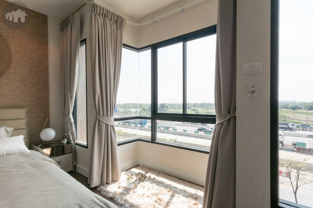 เปิดรับวิวและเพิ่มพื้นที่ใช้สอยมากขึ้นด้วยผนังกระจกเข้ามุม