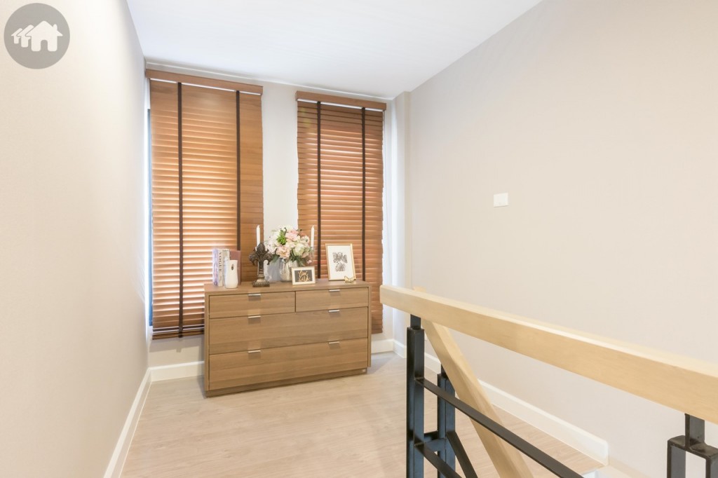 มาต่อกันที่ชั้นที่ 3 โถงบันไดขนาดใหญ่ กว้างประมาณ 2.10 เมตร