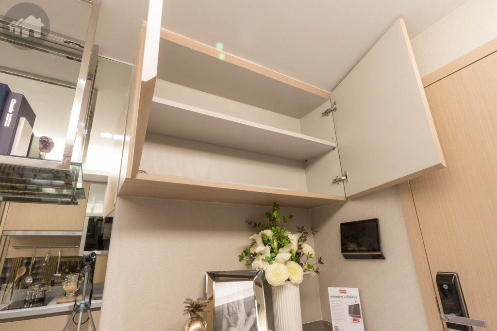 ด้านบนเป็นตู้เก็บของบิลท์อิน