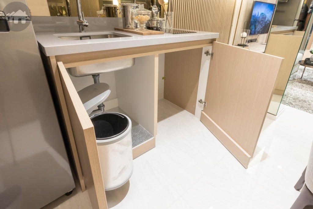 ตู้ครัวบิลท์อินด้านล่าง เก็บของได้หลากหลาย