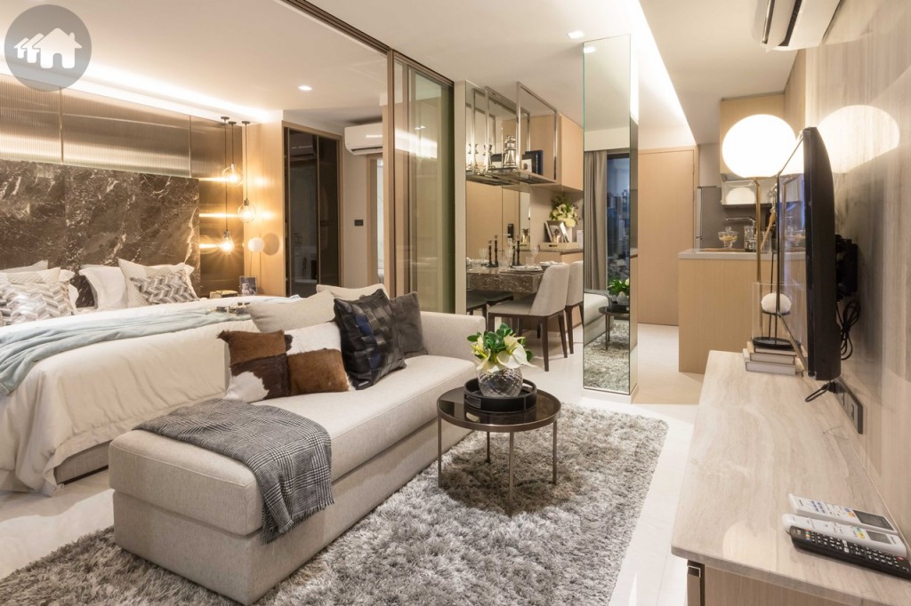 จากระเบียงมองเข้ามาภายในห้อง