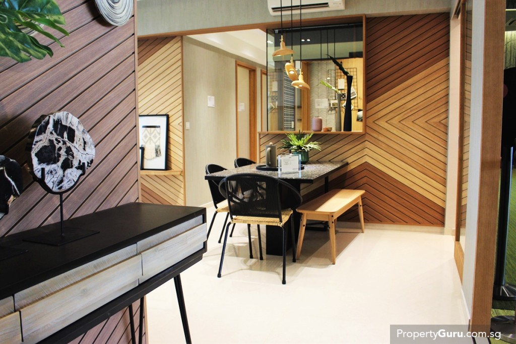 Rivercove 3-room entrance