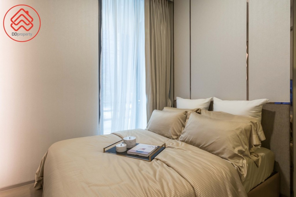 มาดูห้องนอนเล็กกันก่อน กว้างขวางน่าอยู่ วางเตียงขนาด 3 ฟุตขึ้นไปได้สบาย 