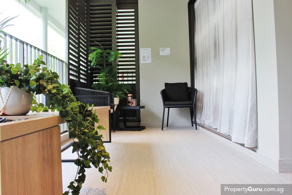 Rivercove 3-room balcony connected to kitchen and living room