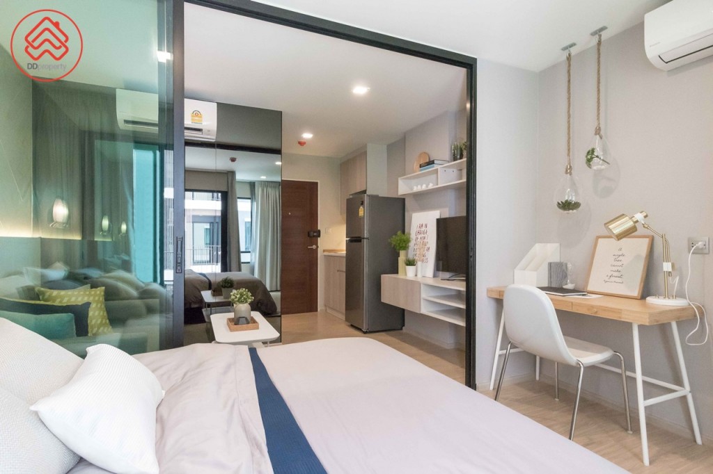 มองจากระเบียงเข้ามาภายในห้อง