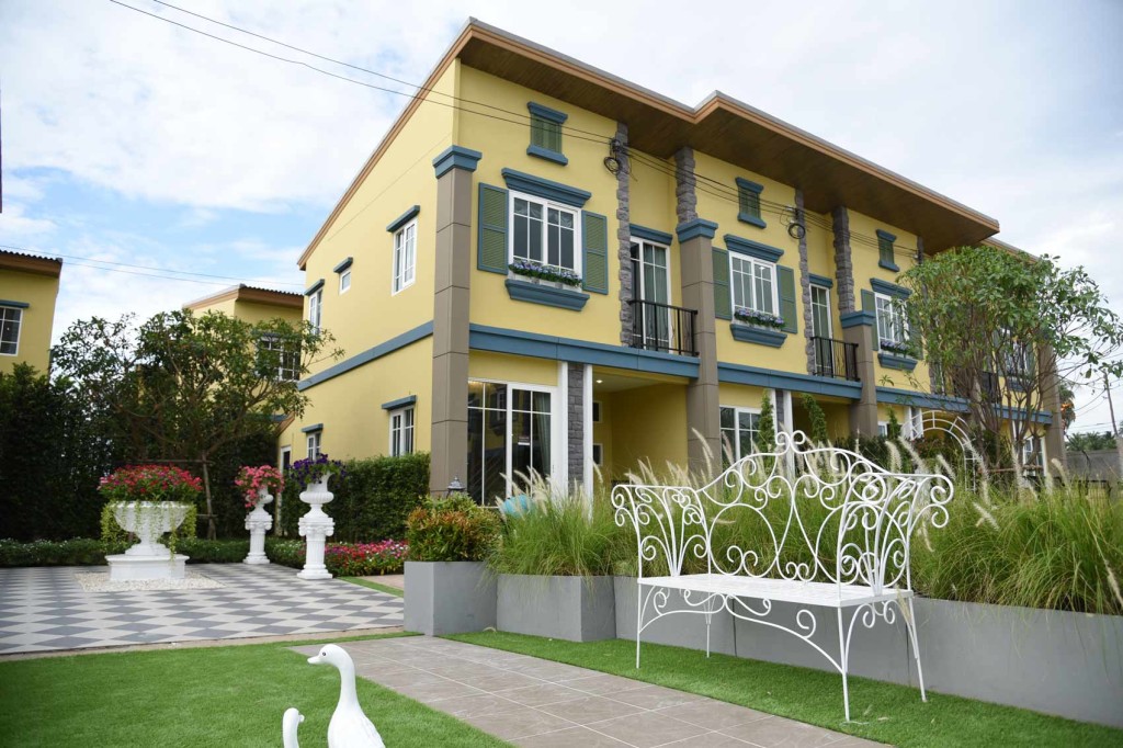 Golden Town Bangkhae_01